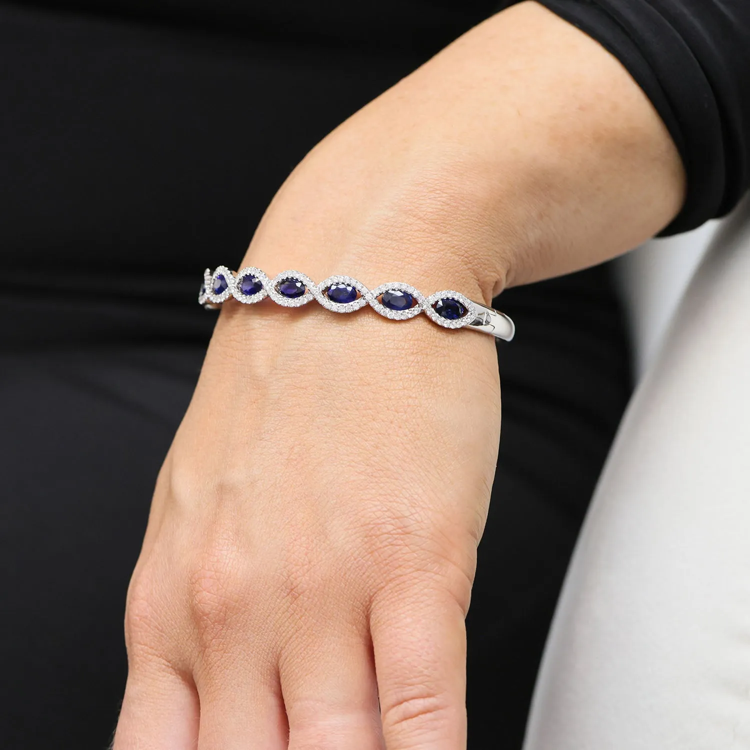 18ct White Gold Oval Sapphire & Diamond Bangle