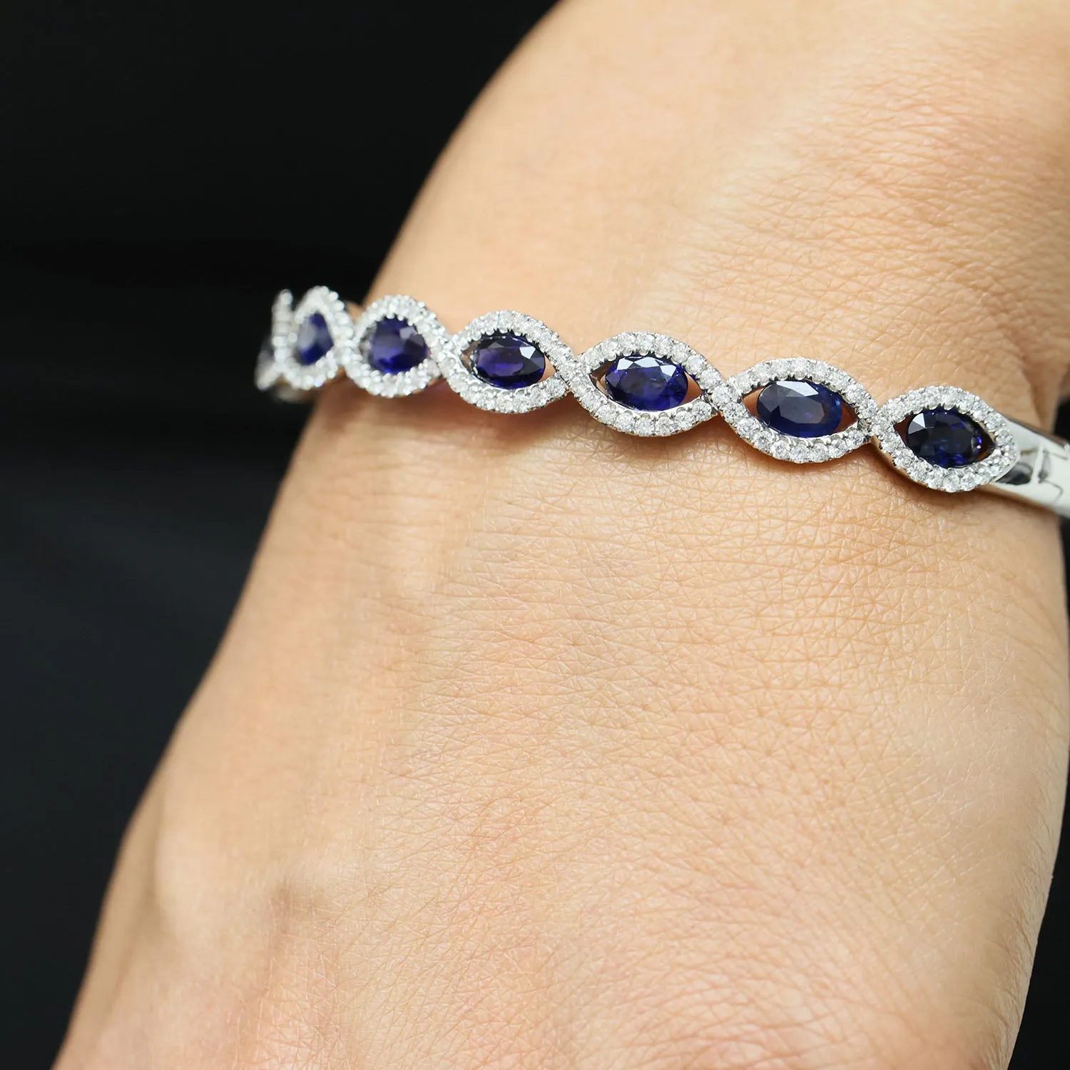 18ct White Gold Oval Sapphire & Diamond Bangle